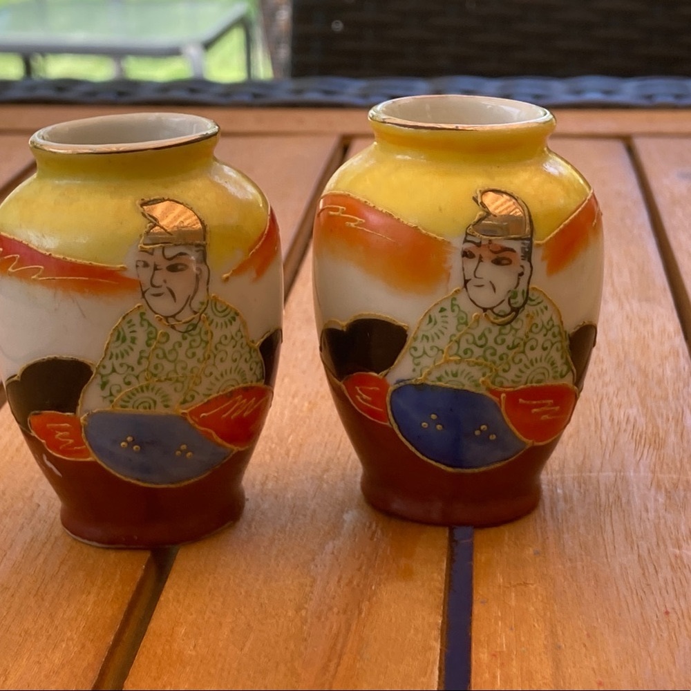 Set of 2 small hand painted vases made in Occupied Japan